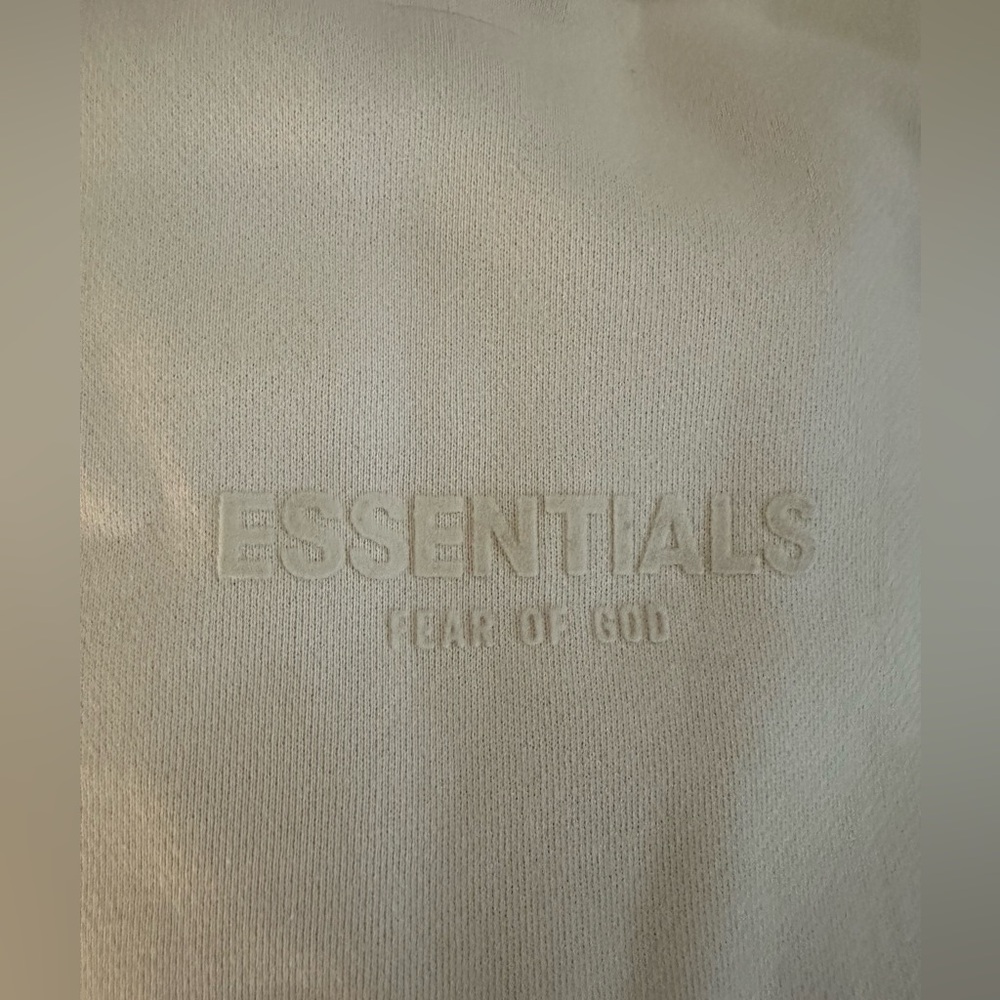 Essentials - Picture 4 of 4
